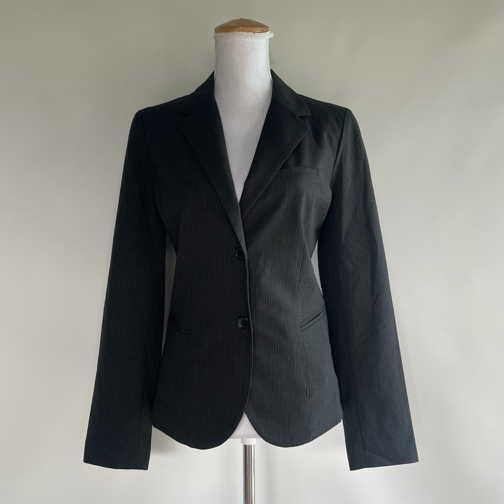 GAP Charcoal Fitted Pinstriped Blazer - sz 8